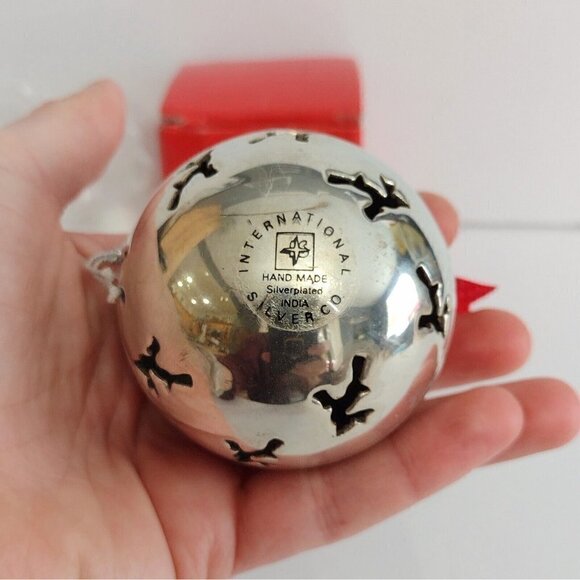 International Silver Co 1994 Silver Plated Reindeer Christmas Ornament - Picture 4 of 5